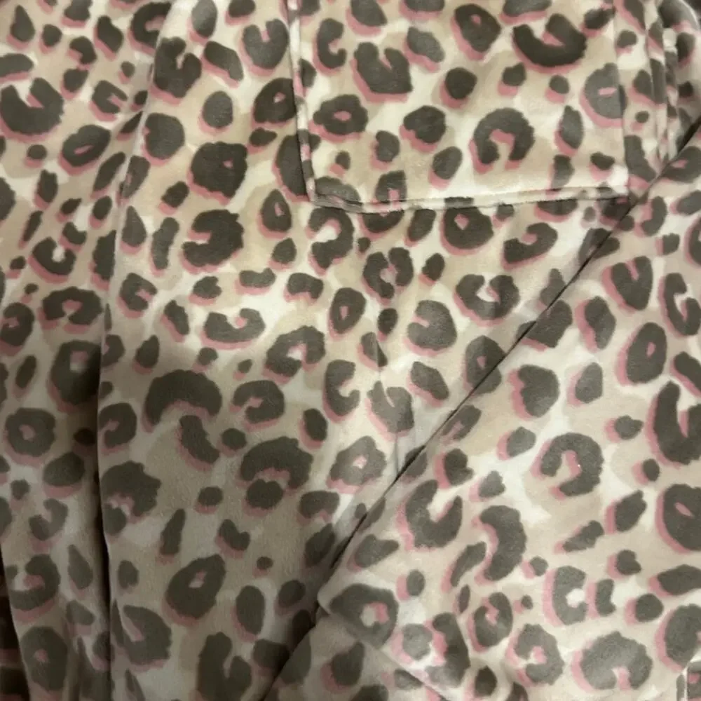 2 Girls Velour Track Suits matching sets animal print 6-7